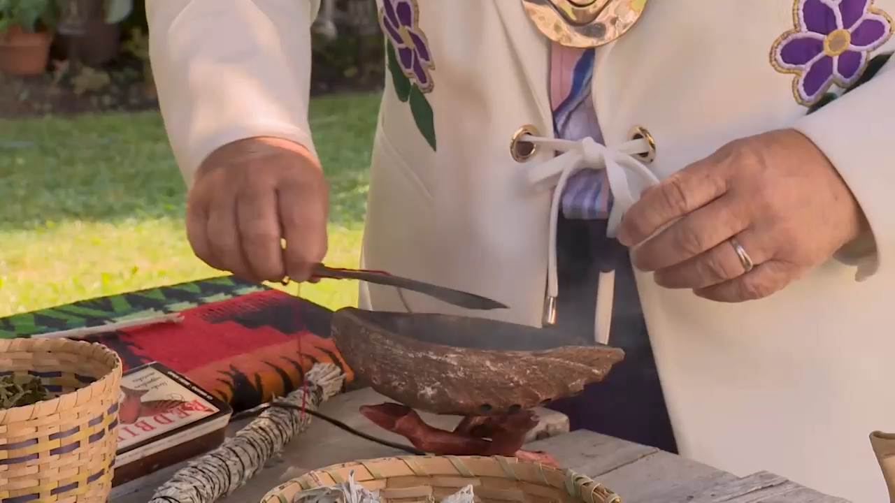 Traditional Indigenous Smudging Ceremony | OMNI News Cantonese
