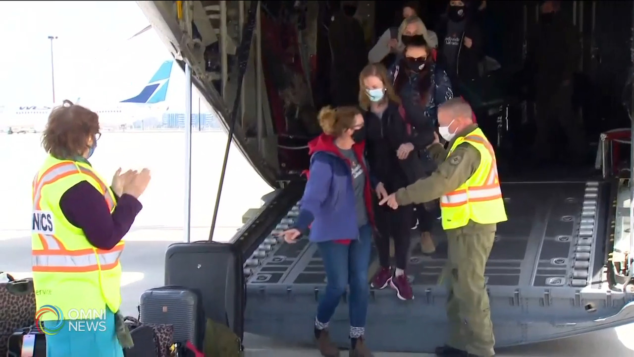 紐芬蘭省抗疫醫療人員抵達安省 -- Apr 27, 2021 (ON)