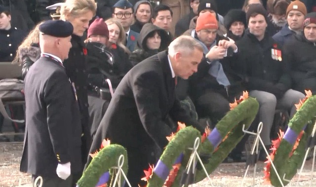 كندا تحيي يوم الذكرى...