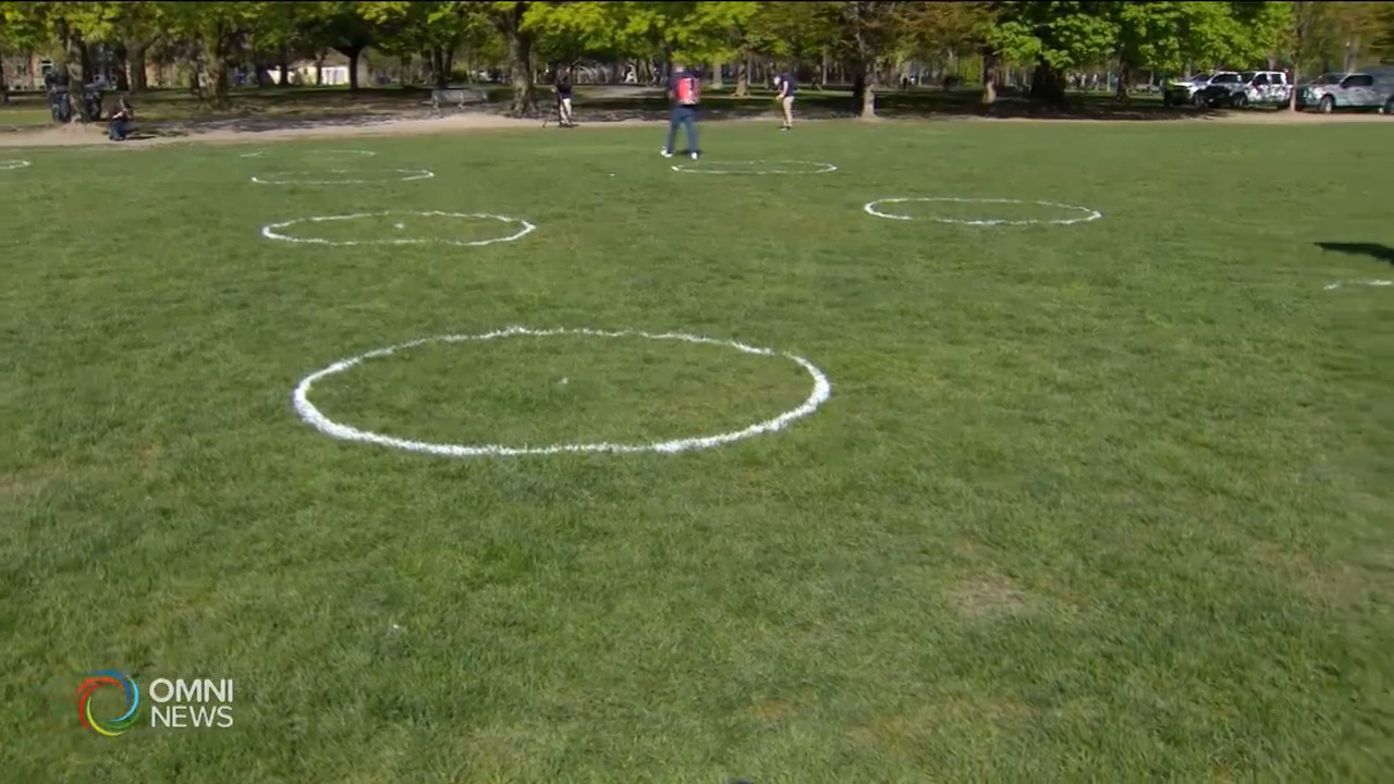 市中心公園草地今日劃上大圓圈 -- May 13, 2021 (ON)
