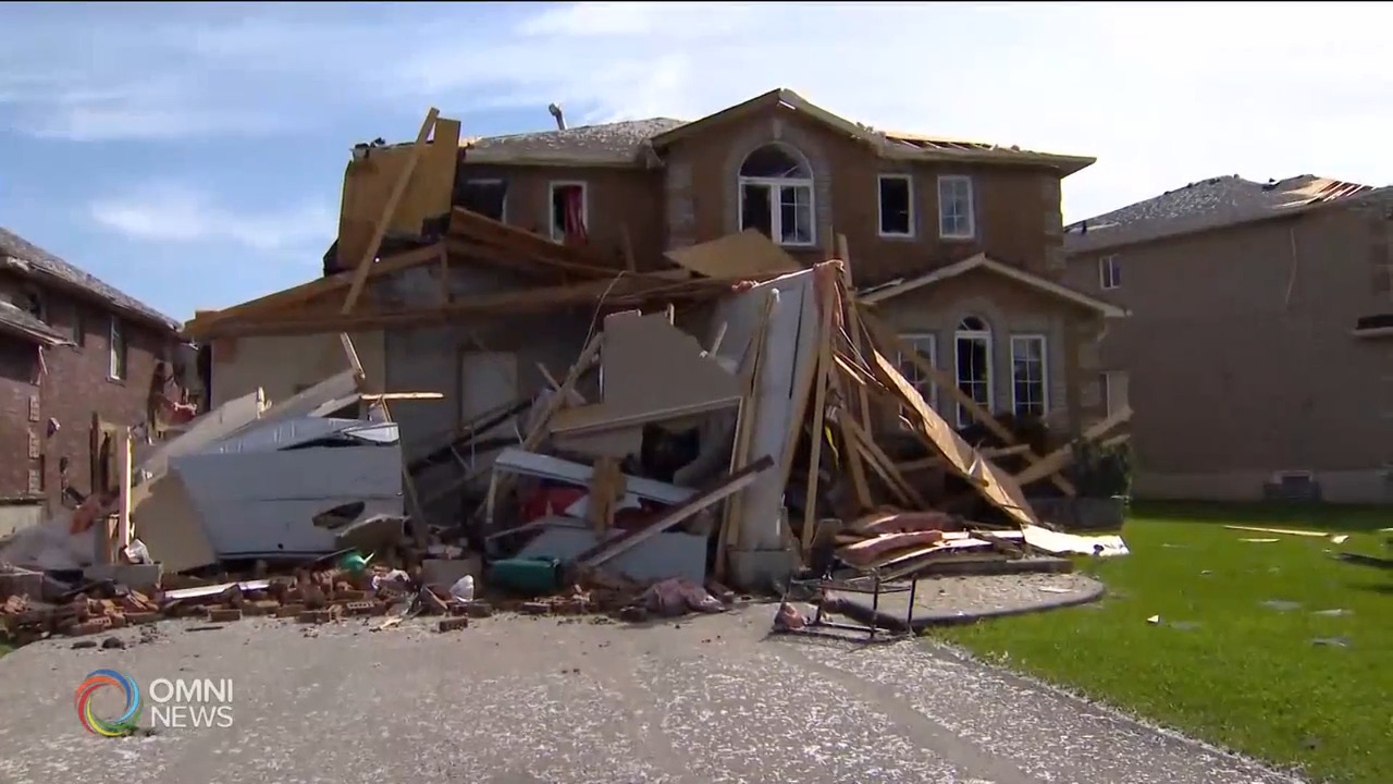 受龍卷風吹襲 巴里市災民重建家園 -- Jul 16, 2021 (ON)