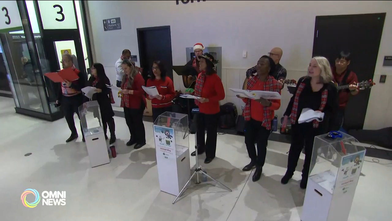 都會聯通員工頌唱聖誕樂曲為公益金籌款