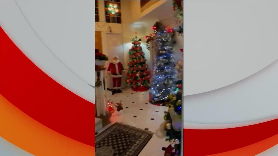 Bahay ng kababayan sa B.C., punong-puno ng Christmas decorations