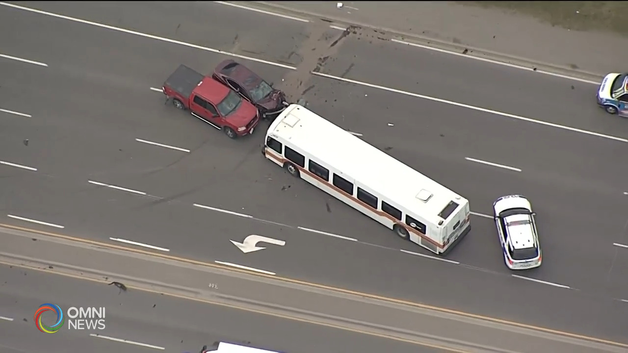 密市清晨4車相撞 4人受傷送院 -- Jun 15, 2021 (ON)