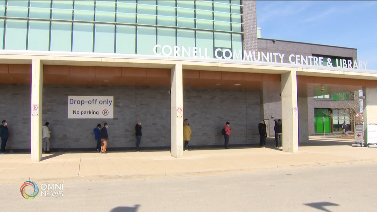 萬錦社區中心為60嵗以上居民注射疫苗 -- Apr 07, 2021(ON)