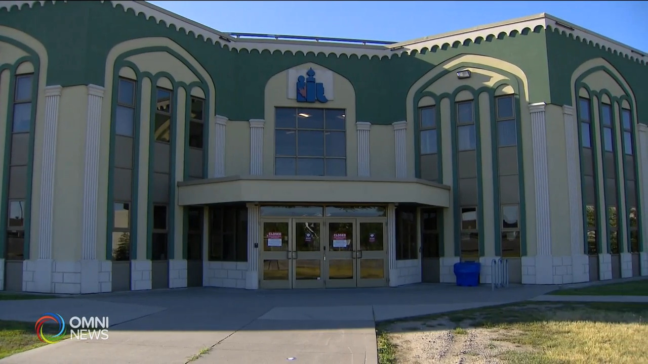 试图闯入清真寺的一男一女被警方逮捕－ Jun 16, 2021