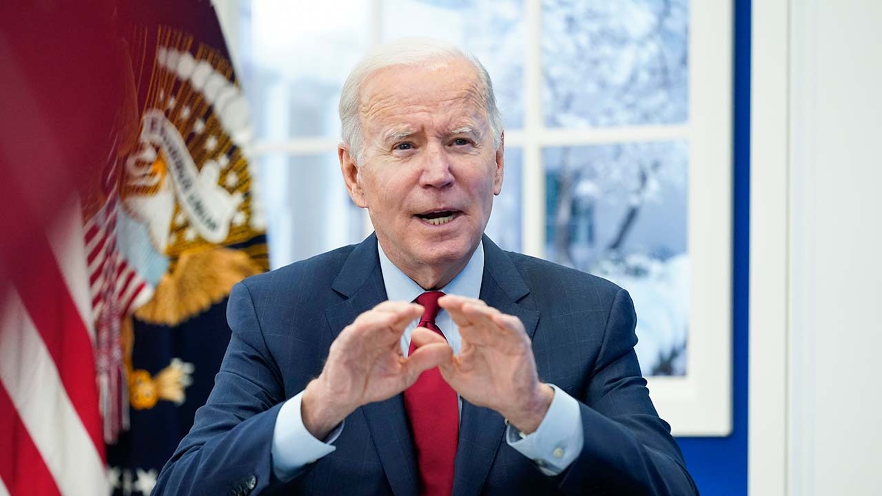 Biden calls COVID-19 testing situation 'frustrating,' says unvaccinated should be 'alarmed' by omicron
