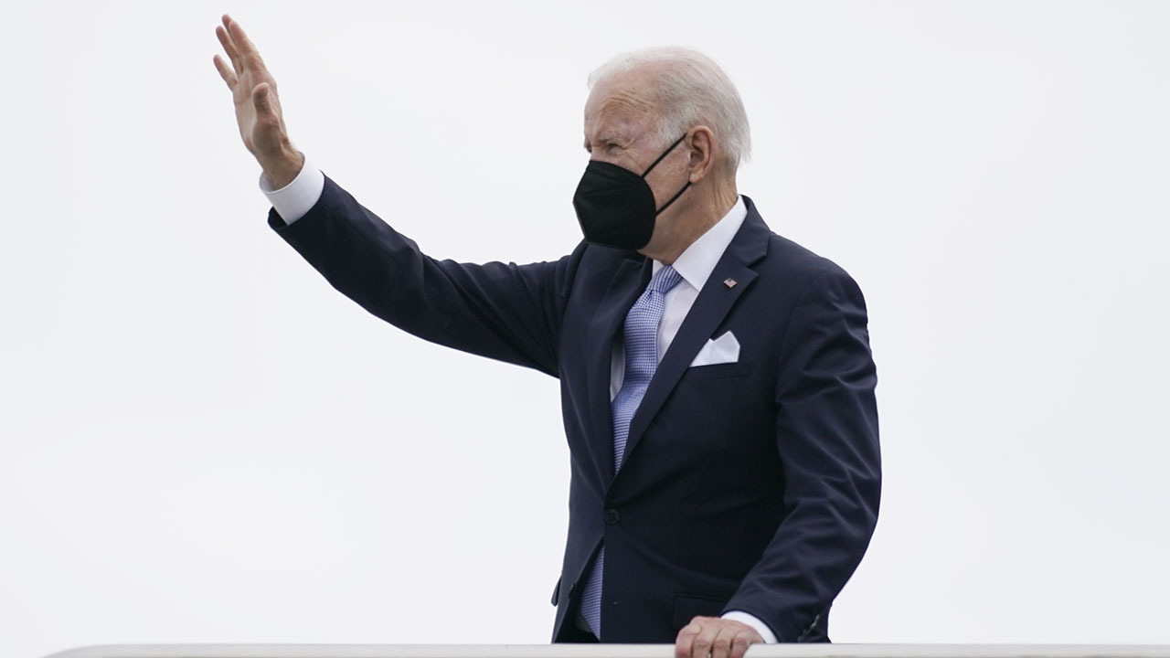 Biden to announce support for hospitals, access to free COVID tests, vaccine availability amid omicron surge