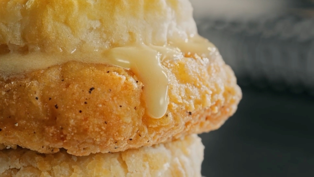 Honey Buddy Chicken Biscuit Combo: Delicious Morning Delight